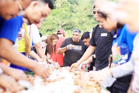 1 ton of fish served in Kwaw Festival in Albay .